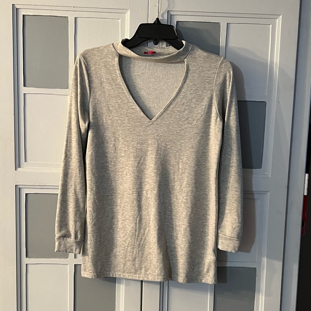 🖤Guess Light Gray V-Neck Blouse - BOGO!
